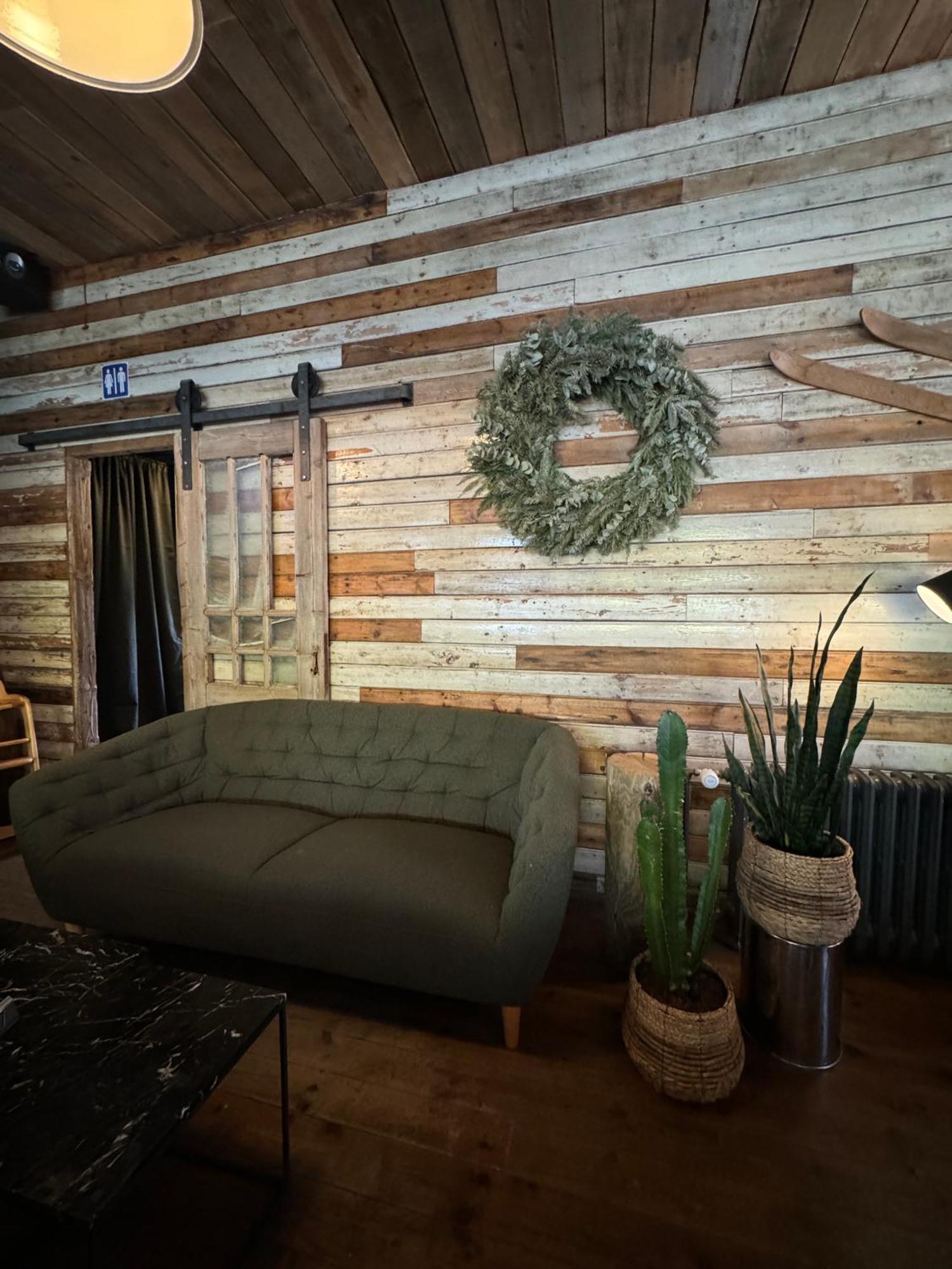 Akureyri Backpackers Hostel Ngoại thất bức ảnh